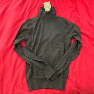 5/$15 ⭐️H&M light knit turtleneck